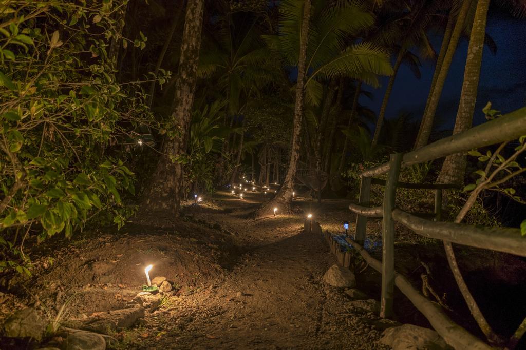 La Leona Eco Lodge Carate Exterior foto